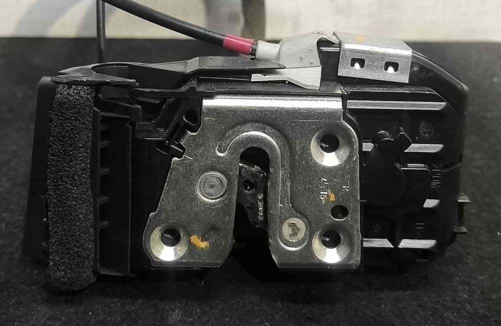Fechadura / Fecho Porta Trás Direito - RENAULT KADJAR