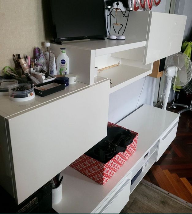 Тумба  белая навесная настенная