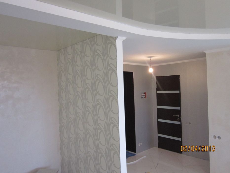 Поклейка обоев (шпалер), декоративна шпаклівка , шпаклівка