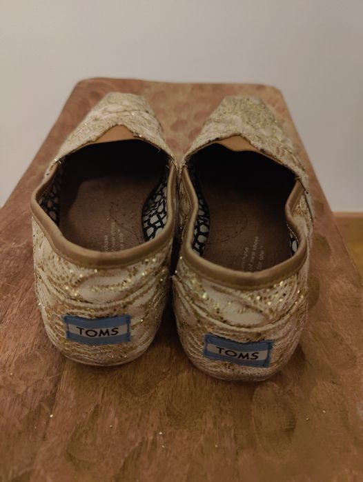 Sapatos confortáveis da Toms