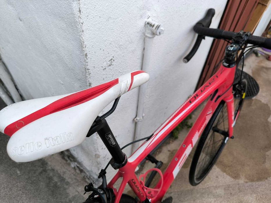 Bicicleta de estrada BH Quartz