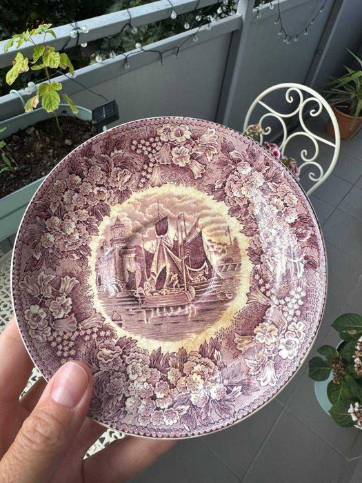 Wedgwood Ferrara – duży serwis porcelanowy, ponad 45 elementów