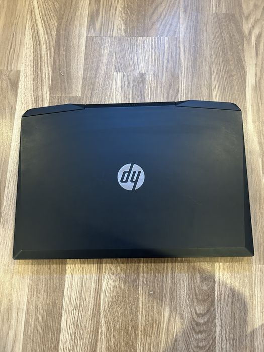 HP Pavilion Gaming 17 | i7-10750H | RTX 2060 Max-Q | 16GB RAM | 512GB SSD