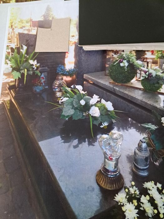 Pomnik granit ciemna zielen