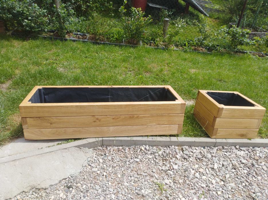 Dębowe doniczki skrzynie drewniane