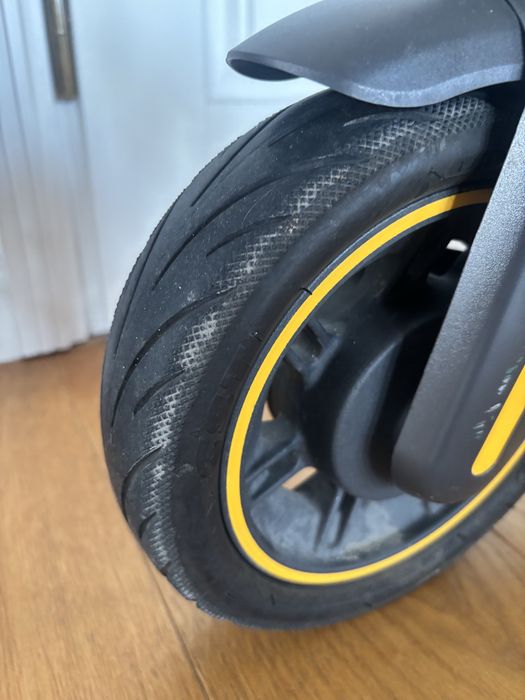 Hulajnowa elektryczna Ninebot Segway KickScooter MAX  G30E II