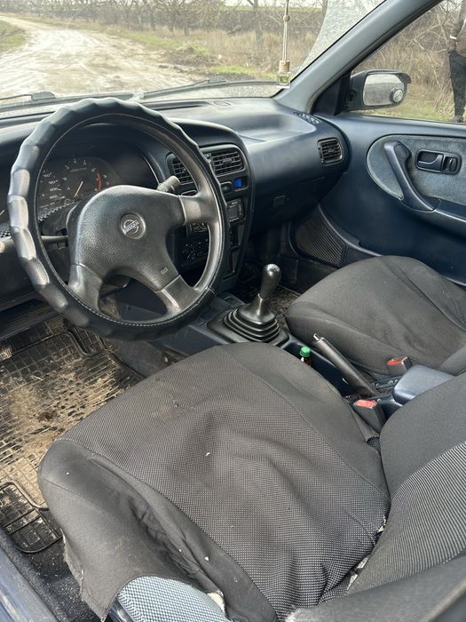 Нассан примера п10