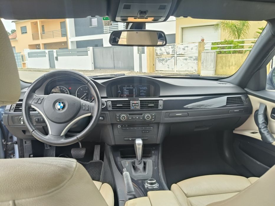 BMW 320d Touring Auto Nacional • 123 mil km • Panorâmico • Pele