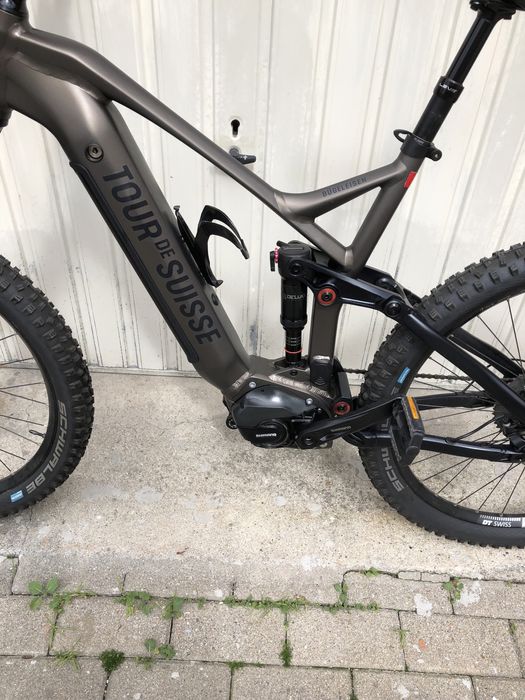 Bicicleta eletrica Tour de Suisse Bügeleisen com 64 Km ( Como Nova )
