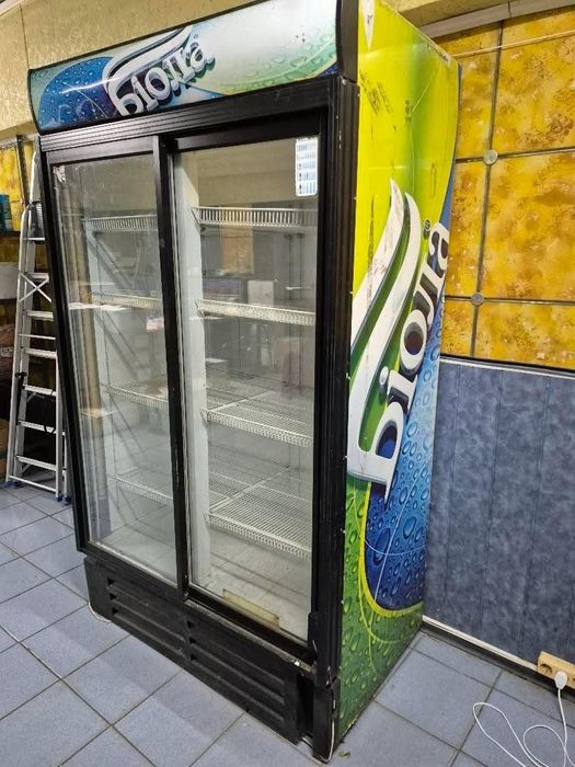 Холодильна вітрина