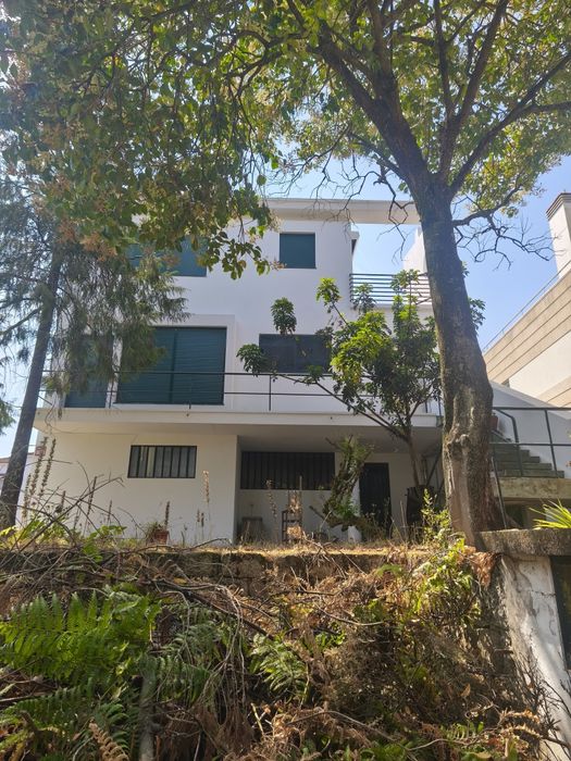 Moradia única no Porto ( obra do arquiteto Viana de Lima