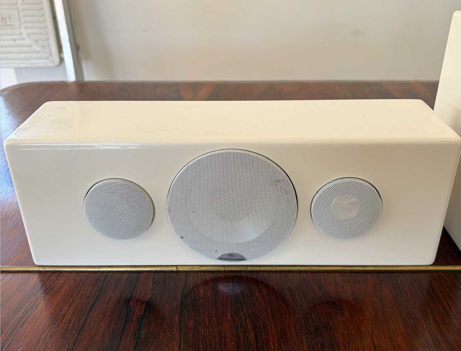 Monitor Audio Radius 5.1 — Subwoofer ativo + 5 colunas (branco)