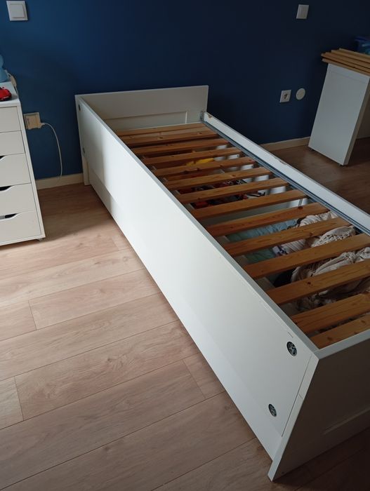 Cama modelo IKEA BRIMNES