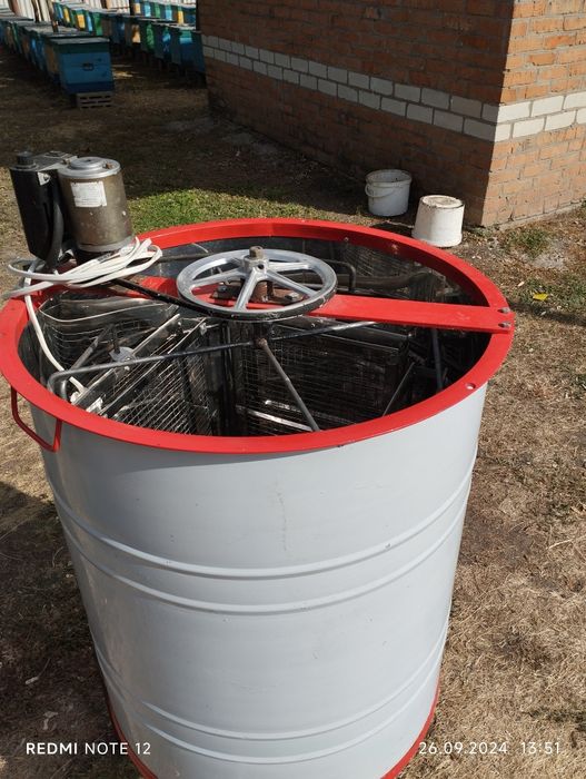 Медогонка 4-х рамочна з нержавіючої сталі (AISI 304)