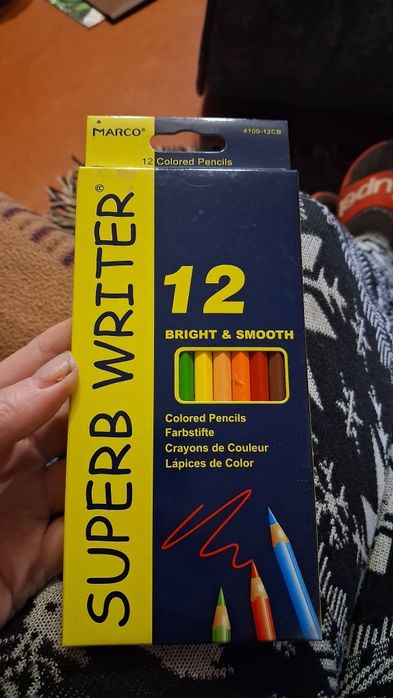 Новый набор цветных карандашей 12 шт