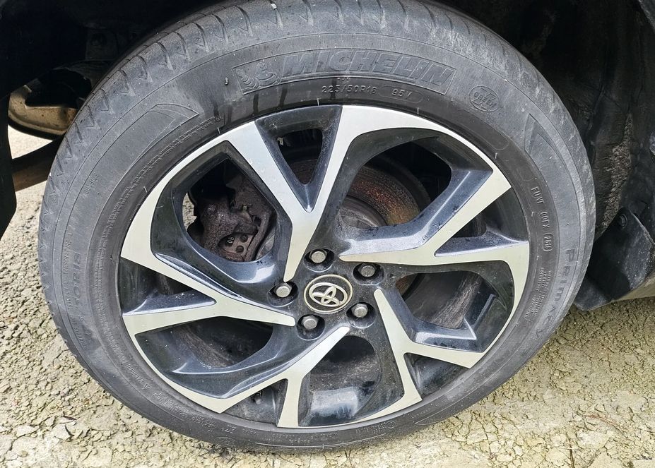 koło felga aluminiowa toyota c-hr auris 42611-f4040 215/50 r18 et50 5x