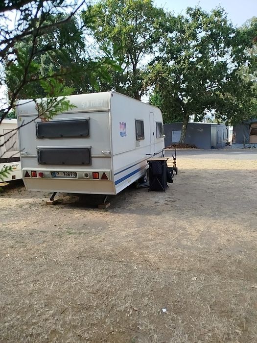 Caravana de 6 dormidas com documentos