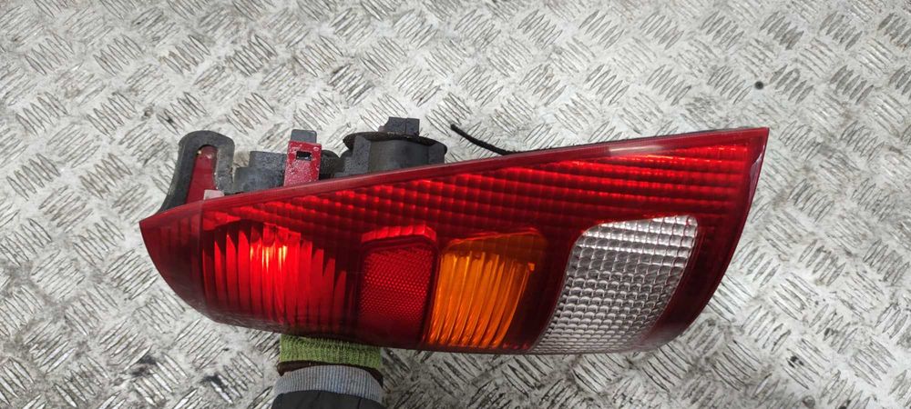 Ford Focus Mk1 Kombi Lampa Prawa Tylna Prawy Tył PT