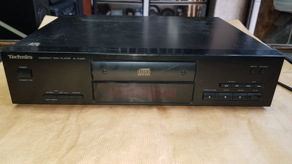 Odtwarzacz cd. Technics  SL-PJ 28A