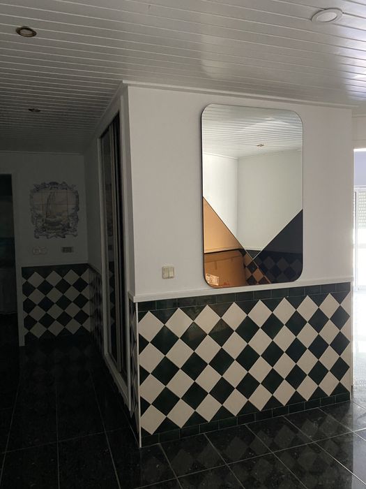 Apartamento T3  zona Ribeirinha  Baixa Banheira Frente as piscinas municipais , com AR Condicionado e todo mobilado e com cozinha totalmente equipada