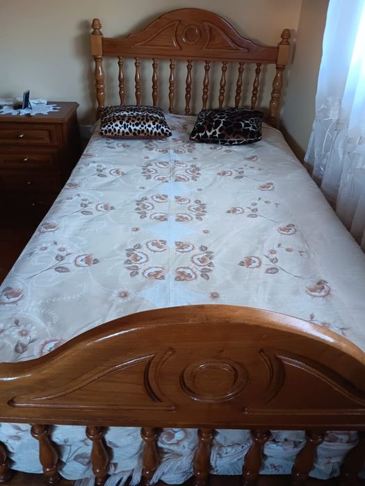 Vendo cama individual madeira