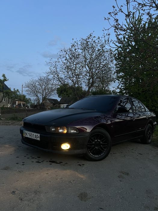 Mitsubishi Galant 8