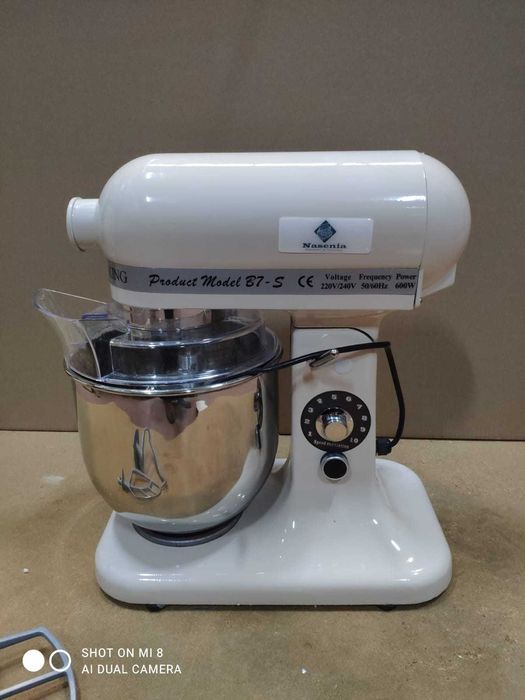 Batedeira Planetária Profissional 7L NOVA