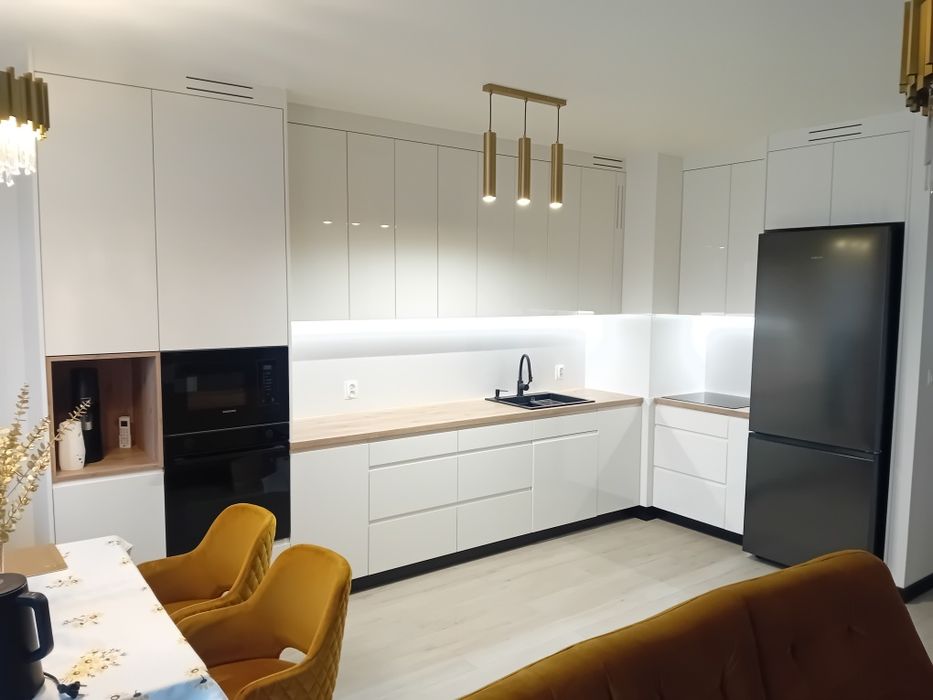 meble na wymiar, garderoby, zabudowy wnęk, kuchnie, łazienki