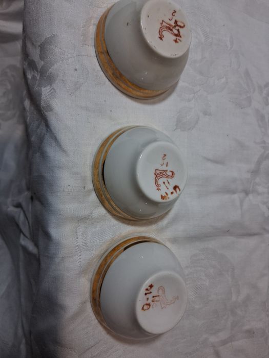 Filiżanki, czarki z japońskiej porcelany
