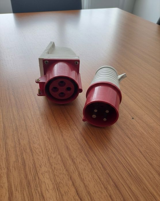 Продам силову розетку на 380-415V