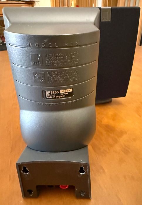 Sistema Som Surround 5.1 (Yamaha + Kef)