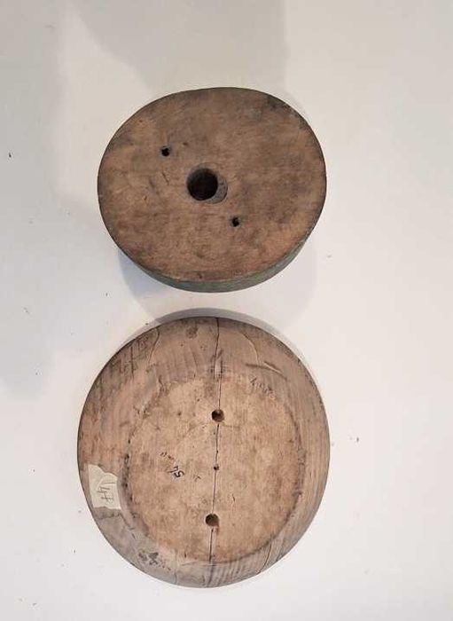 drewniana główka modniarska  z rondem