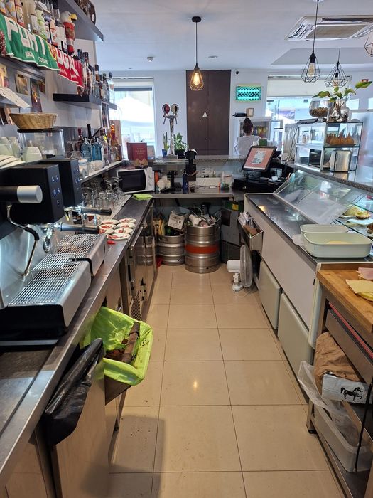 Trespasse Café/Snack-Bar excelente oportunidade
