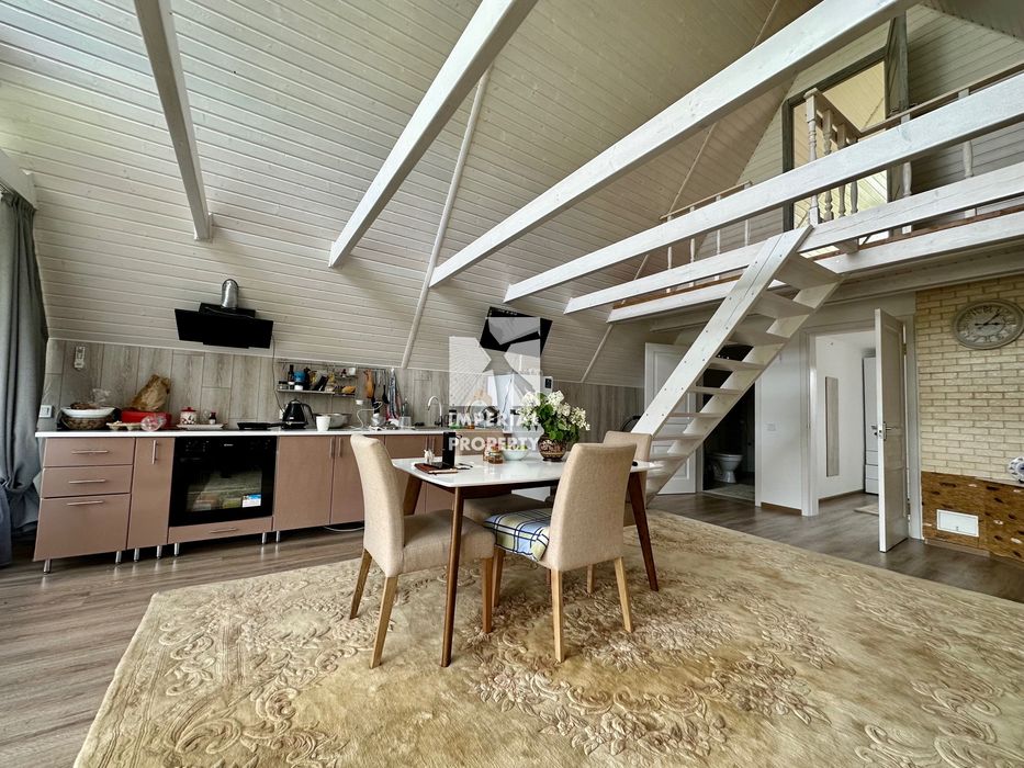 Продам унікальний і неповторний будинок в затишному куточку Закарпаття