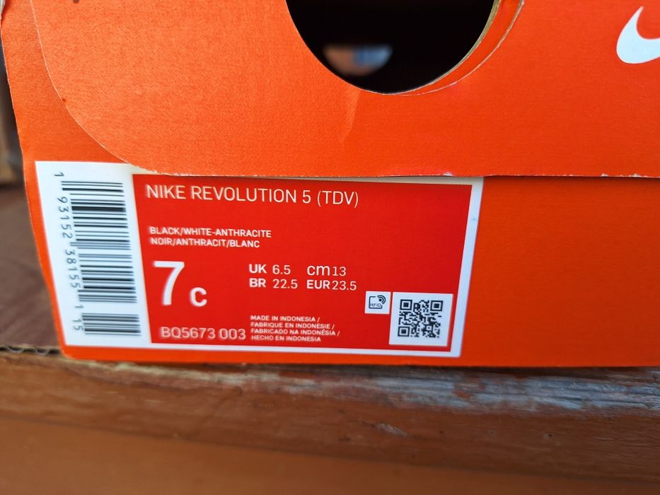 Оригінальні кросівки nike