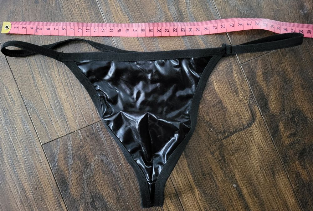 Stringi męskie rozmiar M błyszczące