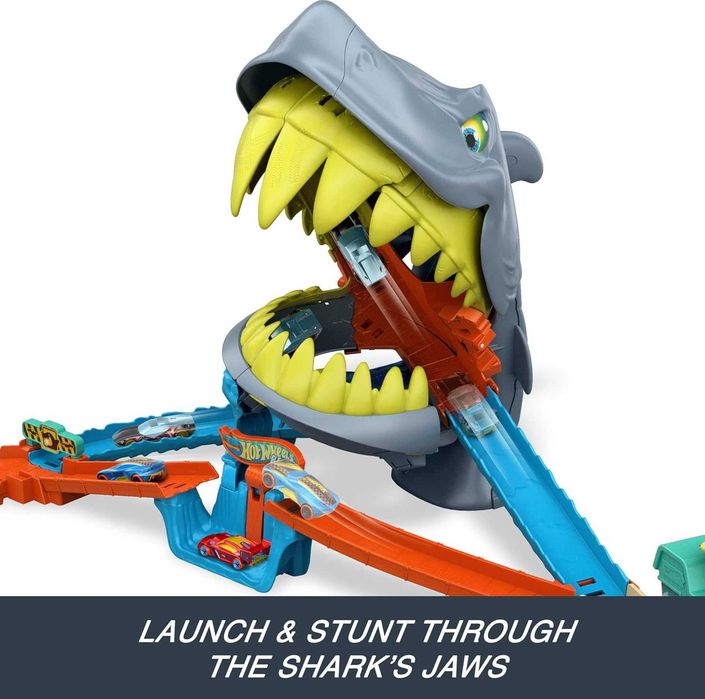 Ігровий набір Hot WheelsCity Shark Chomp Beach Пляжна атака акули JHL96