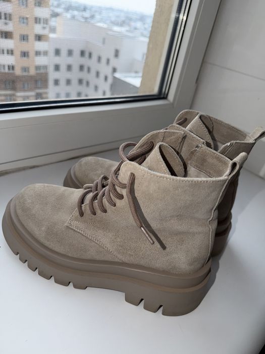 Шкіряні демісезонні ботінки 37 розмір