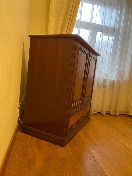 Итальянская тумба  под телевизор. Тумба под телевизор.