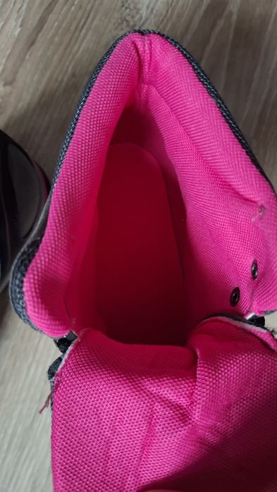 Продам демісезонні ботинки