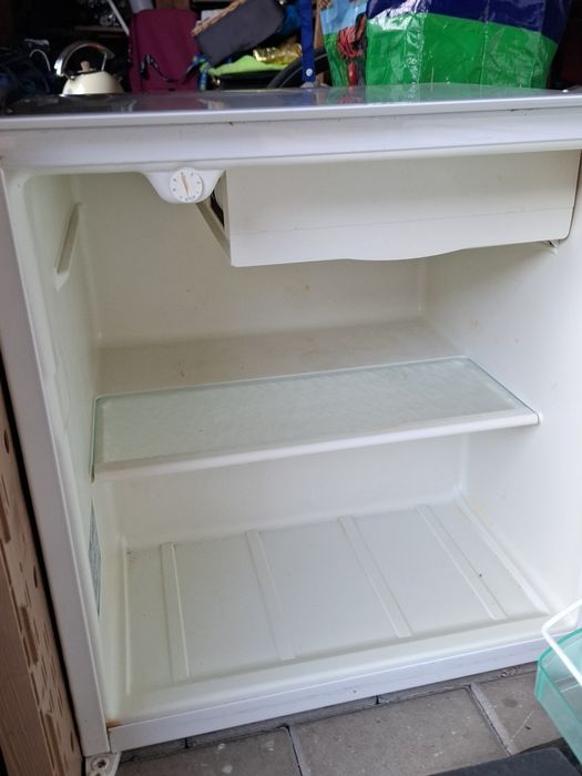 Lodówka  z zamrażalnikiem  wys. 57cm