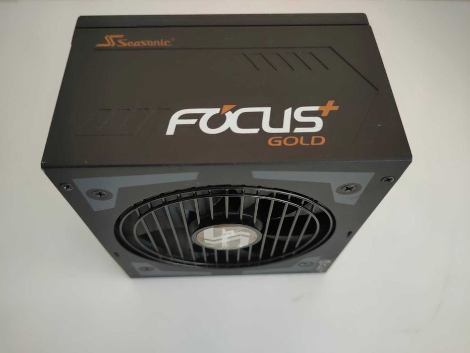 Блок живлення 750W Seasonic Focus Plus GOLD SSR-750FX модульний.