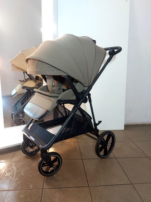 Коляска новинка 2026 року  CARRELLO Extra  від мами  до мами