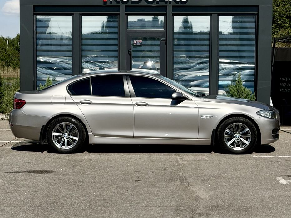 BMW 5 Series 2015 F10 520i Рестайлинг Європа
