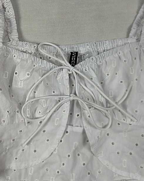 biała koszula bluzka wiązana biała z bufiastymi rękawami crop top