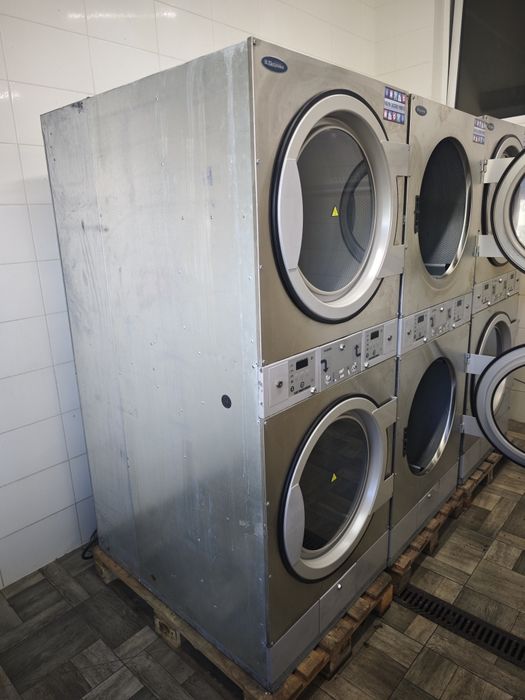 Сушильна машина професійна подвійна 16 кг Electrolux T4300