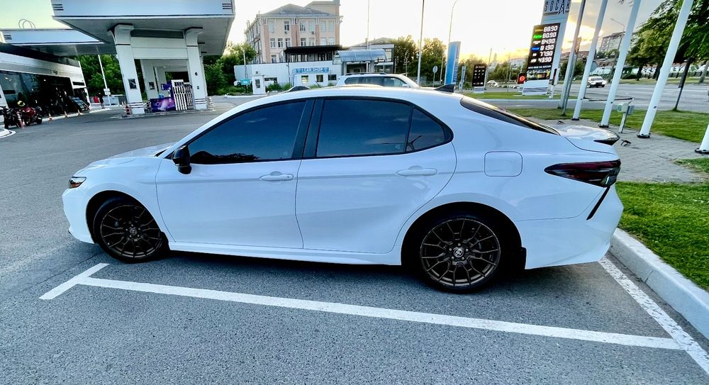 Toyota Camry SE 2023 Hybrid