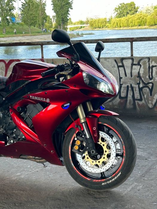 Yamaha R1 2004 года