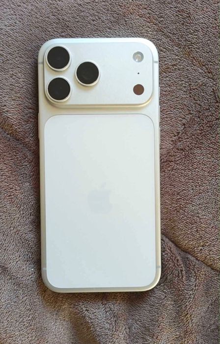 iPhone 17 pro max…