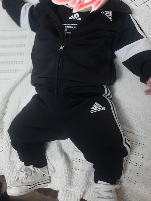 Фірмовий костюм Adidas на 6 місяців